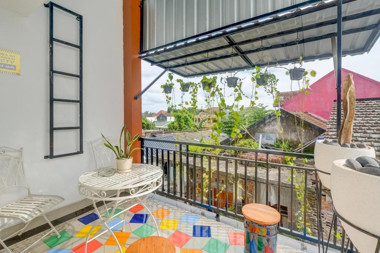 Отель Super Oyo 3496 Griya Gayatri Syariah Melati Экстерьер фото